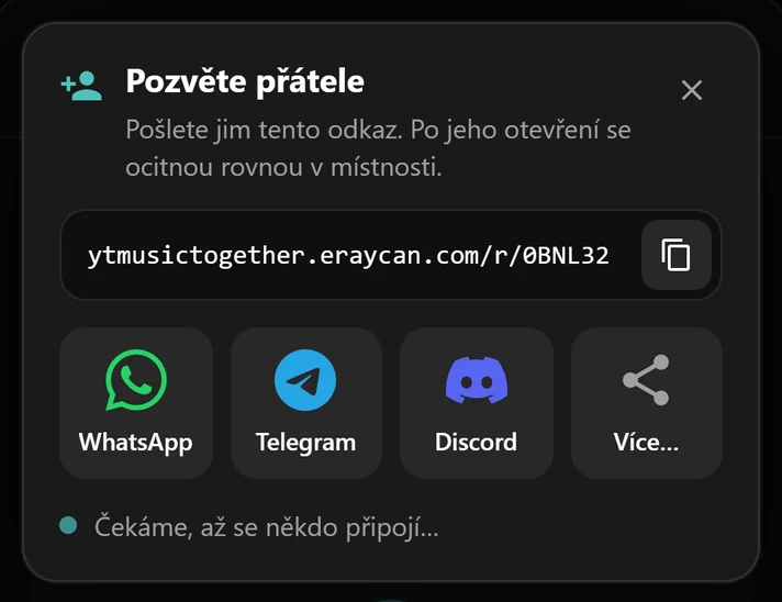 Okno pozvánky s odkazem na místnost a tlačítky WhatsApp, Telegram a Discord