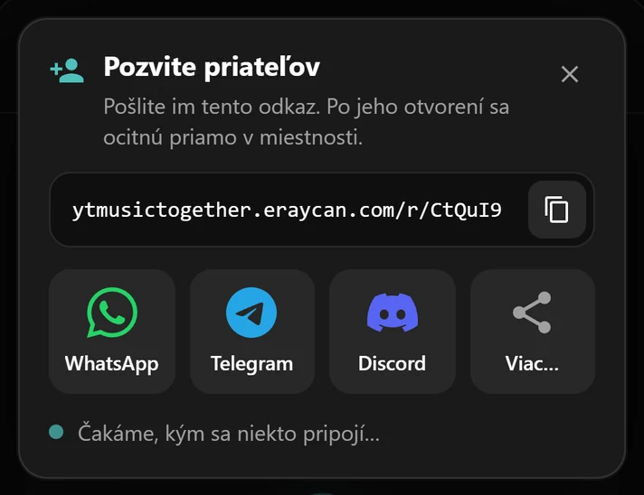 Okno pozvánky s odkazom na miestnosť a tlačidlami WhatsApp, Telegram a Discord